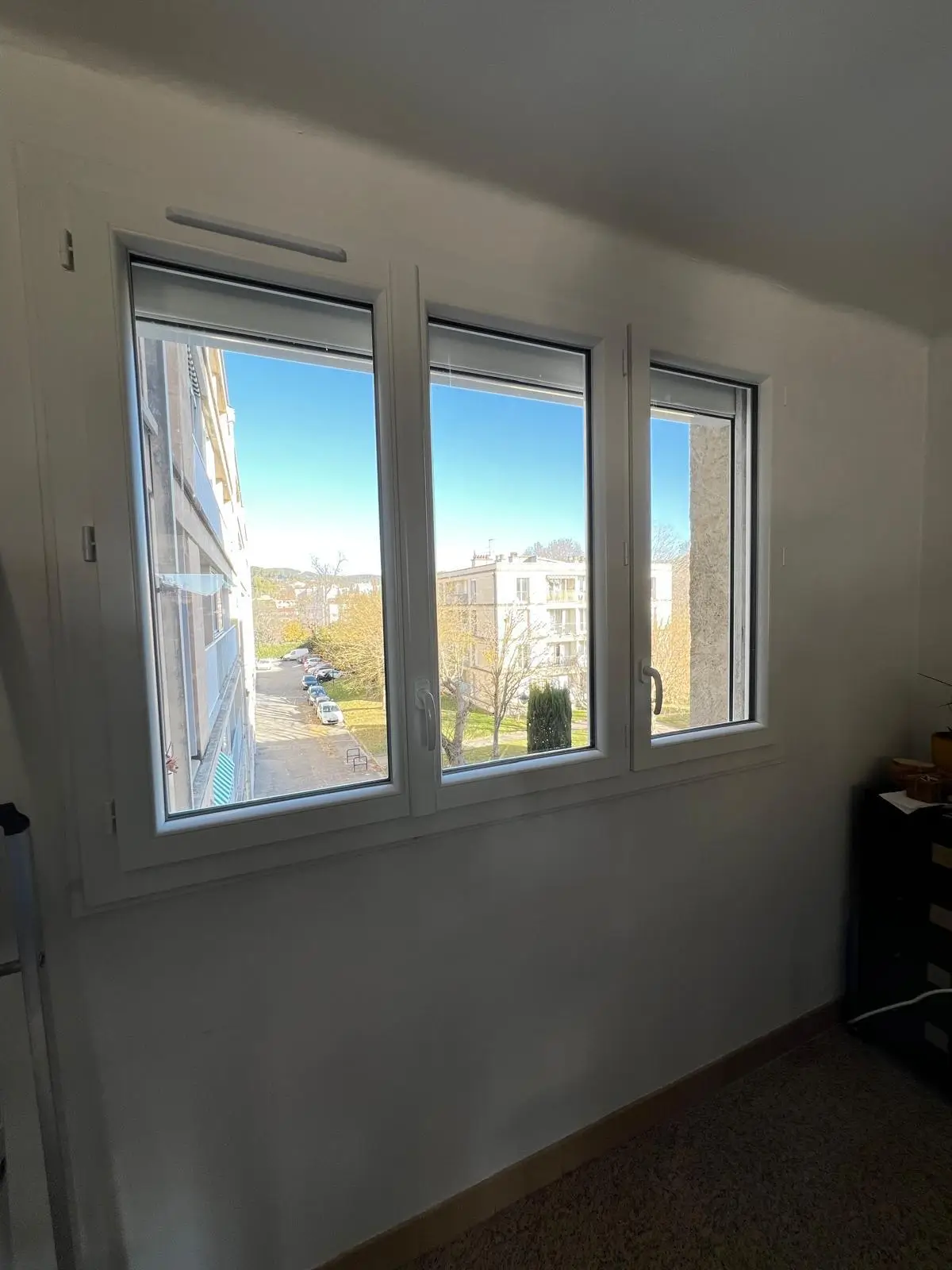Fenêtre PVC blanche à double vitrage